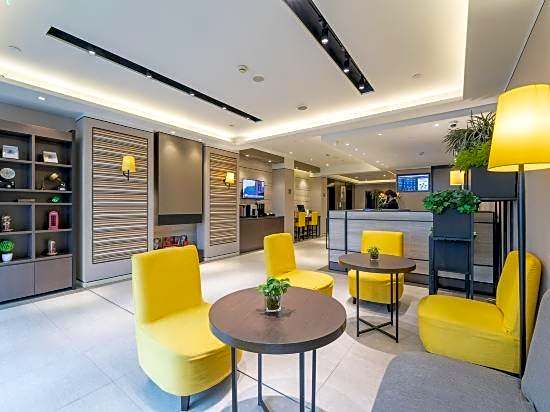Home Inn Plus (Ningbo Old Bund Tianyi Square)
