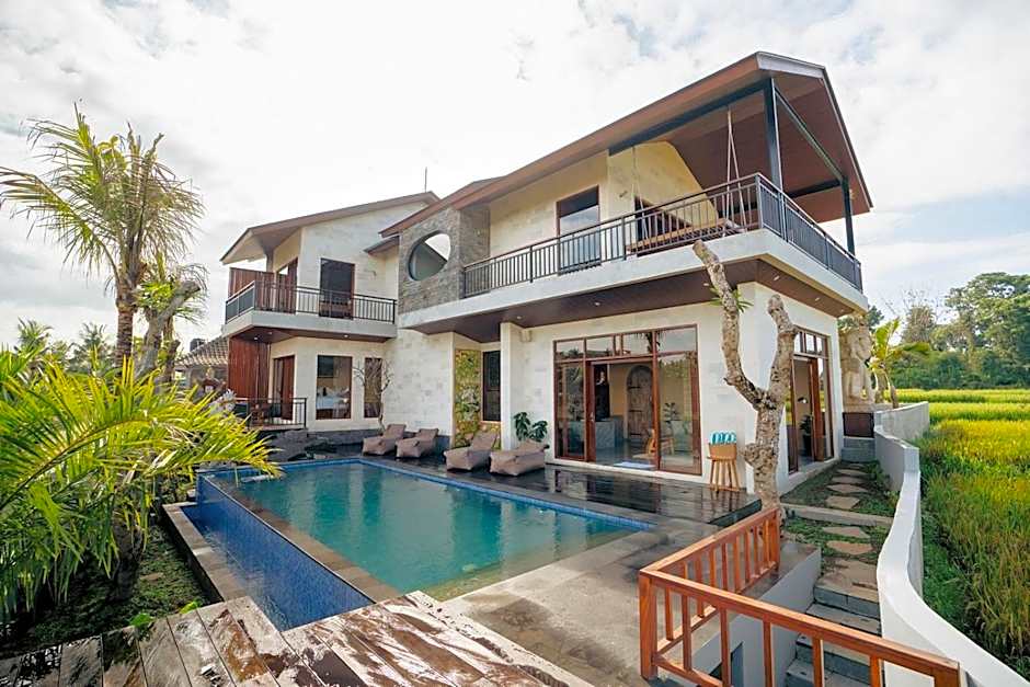 Kari Senja Luxury Villa