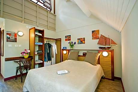 Double or Twin Room (1 Adult- 1 Child)