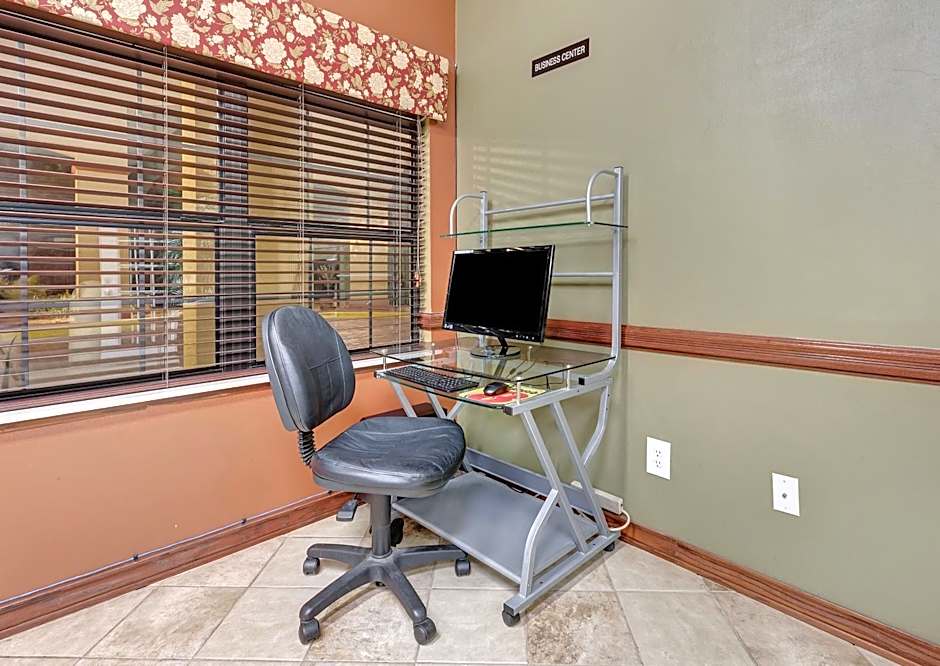 Super 8 by Wyndham Weslaco