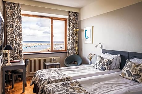 Standard Twin Room with Sea View - Non-Smoking