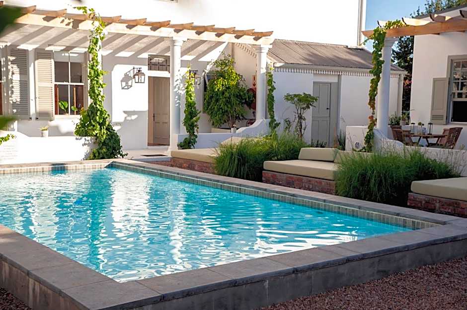 The Grand Hotel Robertson