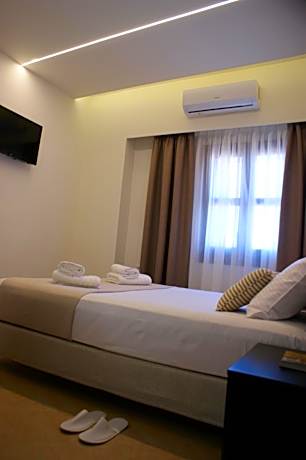 Two-Bedroom Deluxe Apartment with Balcony