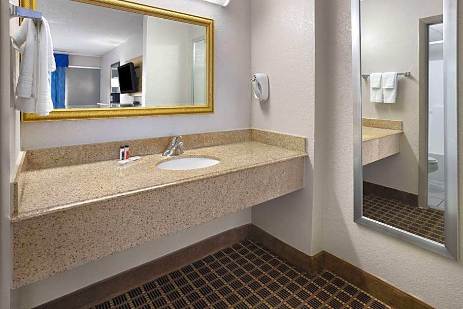 Days Inn by Wyndham Waycross