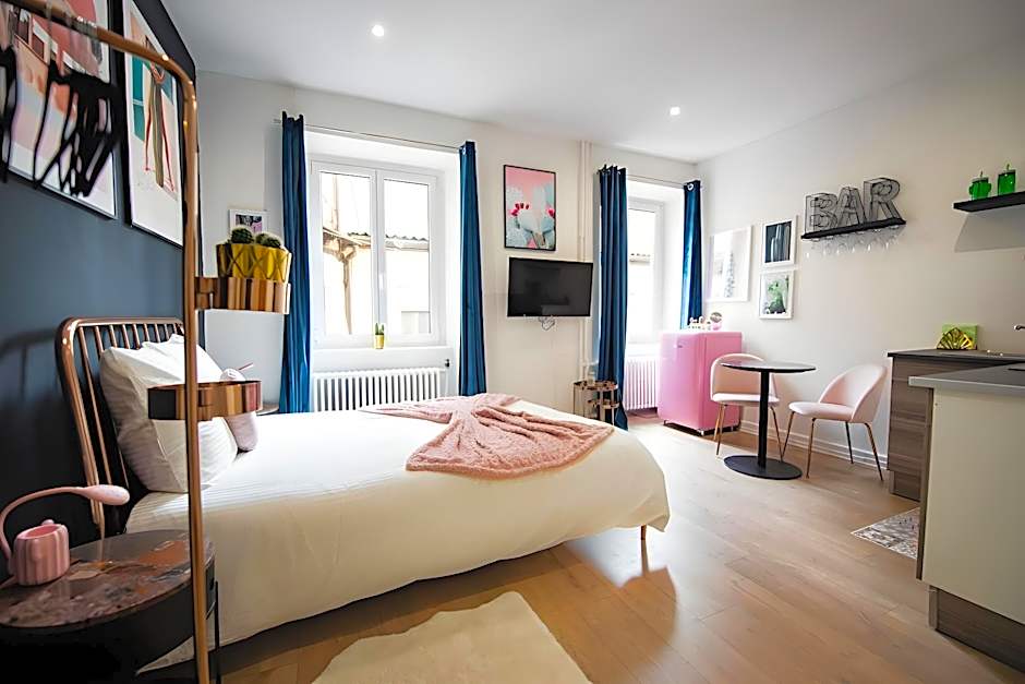 Théâtre Sinne Luxury Apartment