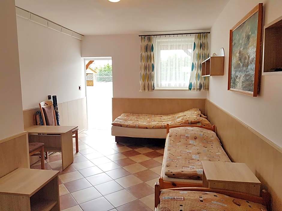 Ośrodek Kolonijno - Wypoczynkowy Ania