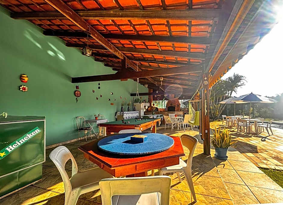 Chácara com piscina, churrasqueira, WiFi e quadra