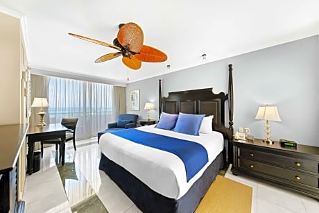 Deluxe Ocean Front with hot tub