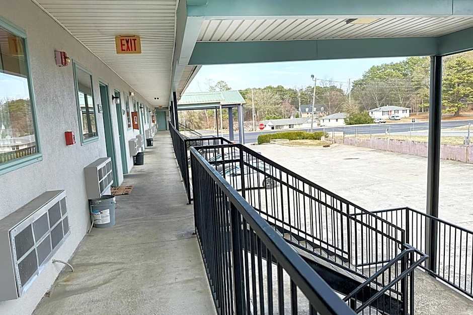 Garden Inn & Suites