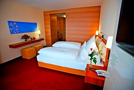 Double Room 125 ft²