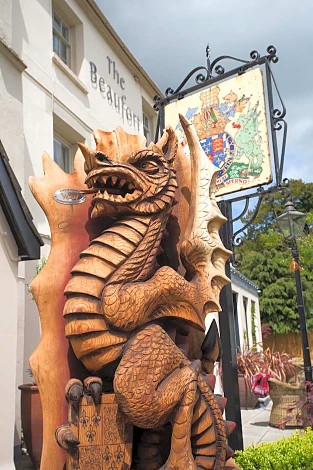 The Beaufort, Raglan