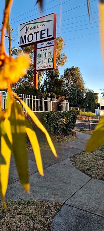 Golf Links Motel
