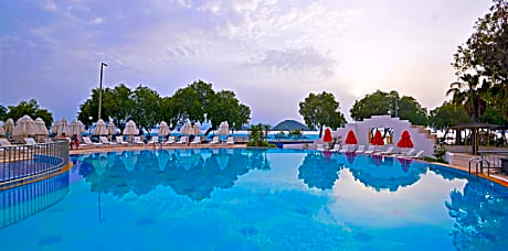 Mandalinci Beach Hotel - Alojamientos en TURGUTREIS