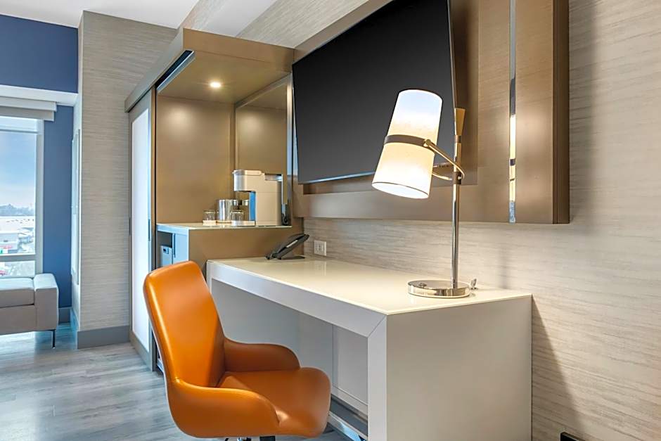 Cambria Hotel Niagara Falls