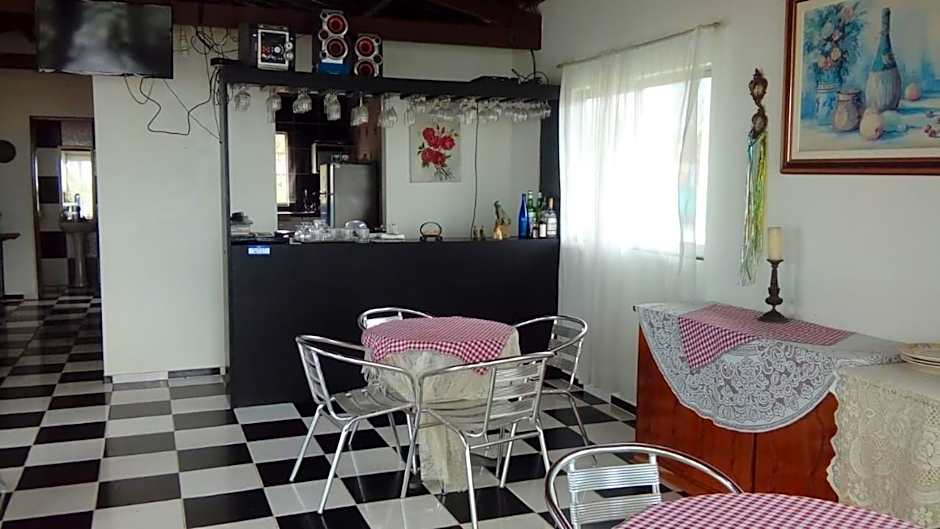 Pousada Tiriri Guesthouse
