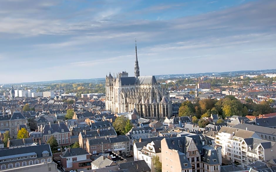 15ème droite - Tour Perret - Centre-Ville - 4 étoiles