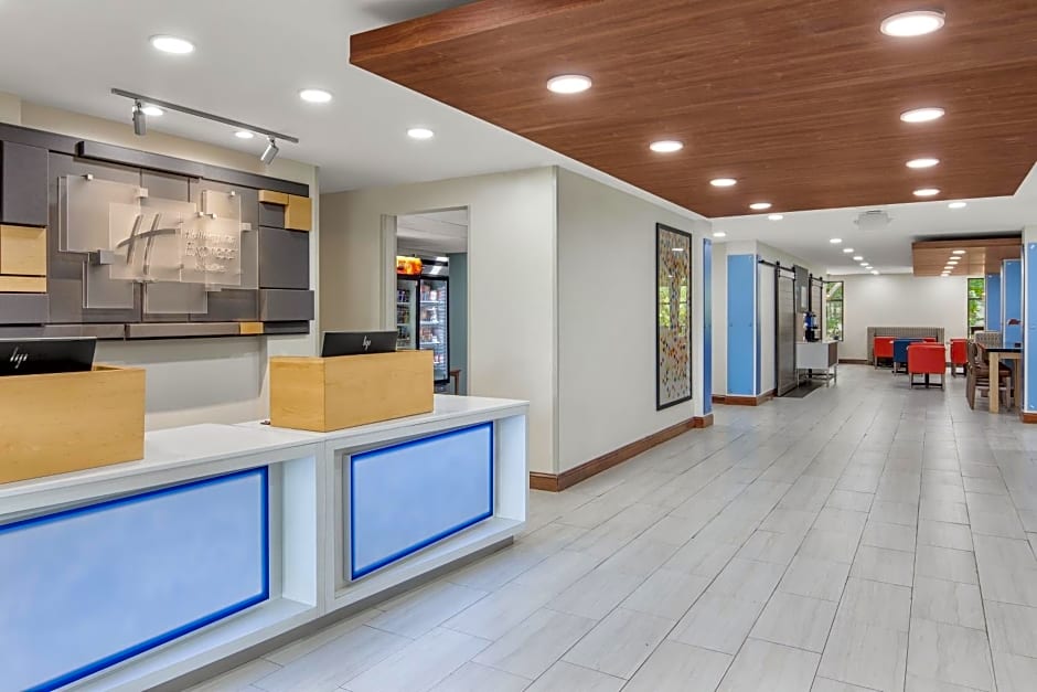 Holiday Inn Express & Suites - Hardeeville-Hilton Head by IHG