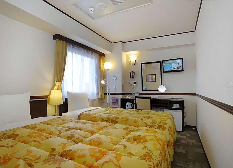 Toyoko Inn Okinawa Naha Kokusai-Dori Miebashi-Eki