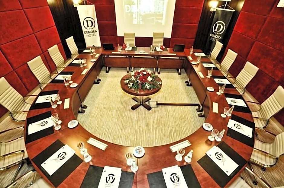 Demora Hotel