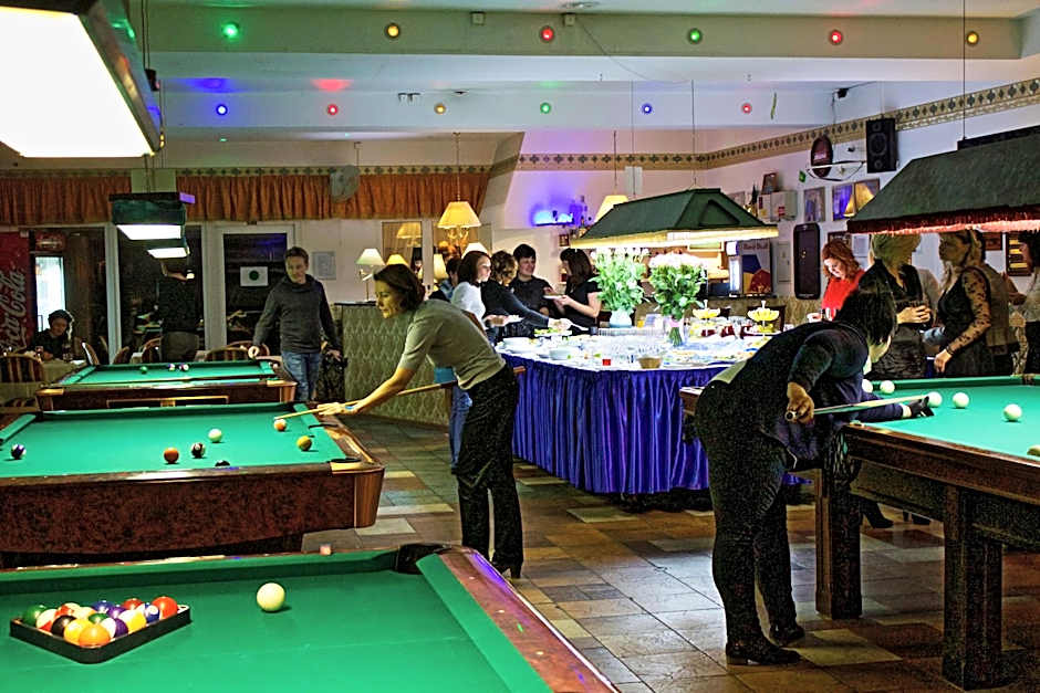 NB hotel with free parking