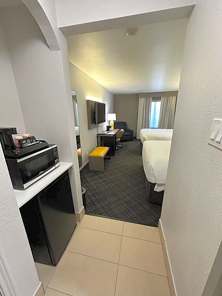 Comfort Inn North Dallas Near the Galleria