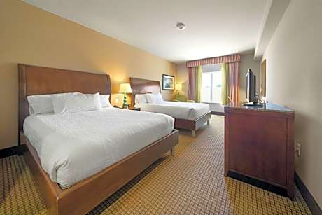 2 Queen Hearing Accessible Room