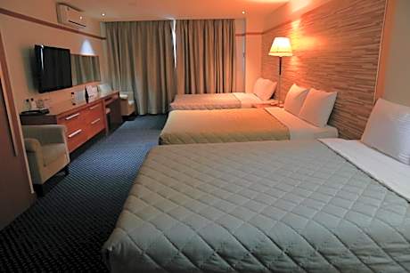 Deluxe Room (2 Adults + 1 Child)