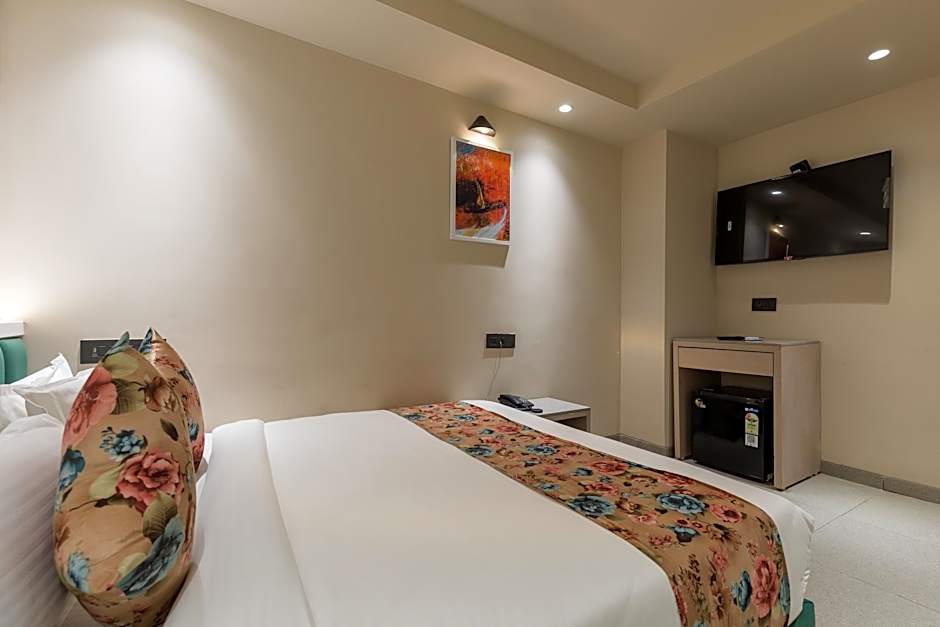 Hotel Red Vibe Unit Of RVS