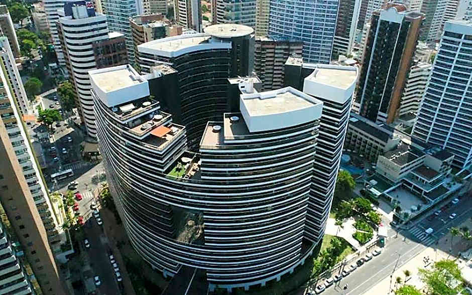 Apto à beira-mar com wi-fi e piscina em Fortaleza