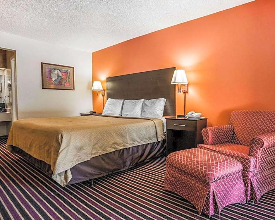 Econo Lodge Urbandale