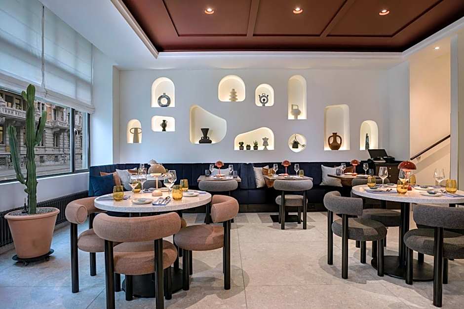 Neues Schloss Privat Hotel Zurich, Autograph Collection