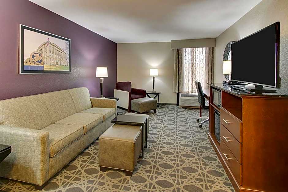 Drury Inn and Suites Poplar Bluff
