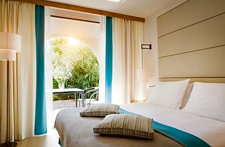 Deluxe 2 Bedroom Residence Garden View