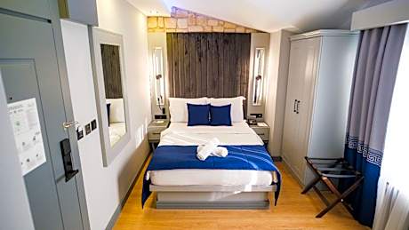 Deluxe City View Room