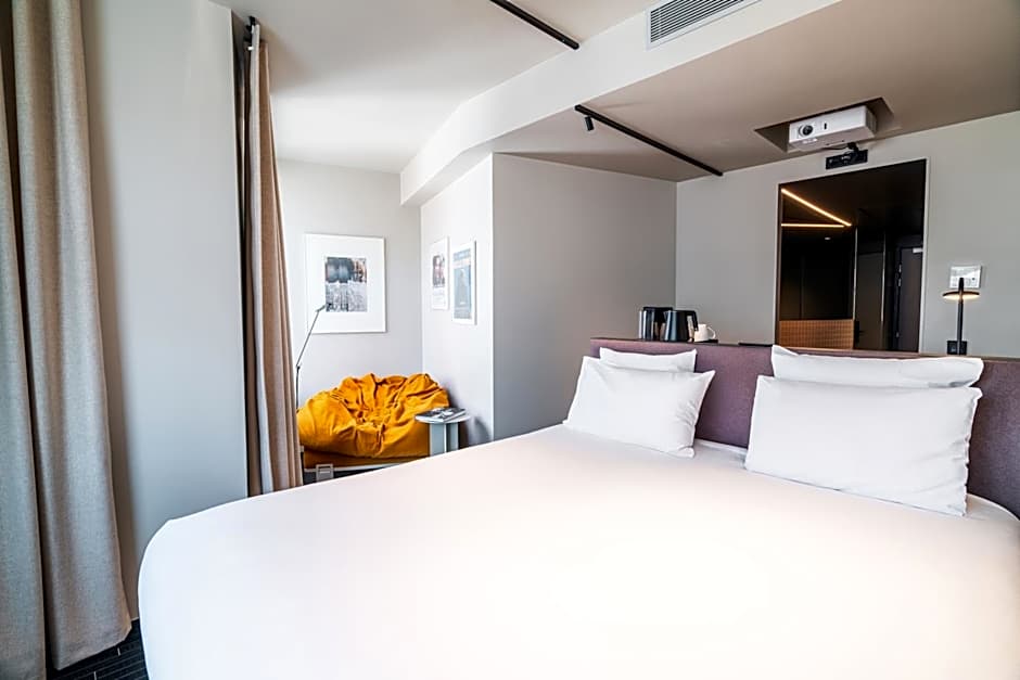 mk2 Hotel Paradiso Nation