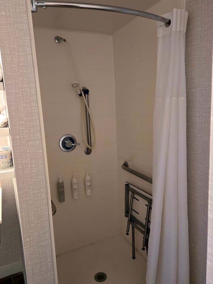 Hampton Inn By Hilton Commerce
