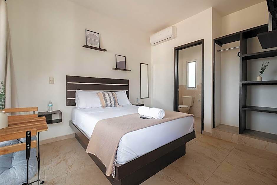 La Aurora Puerto Escondido