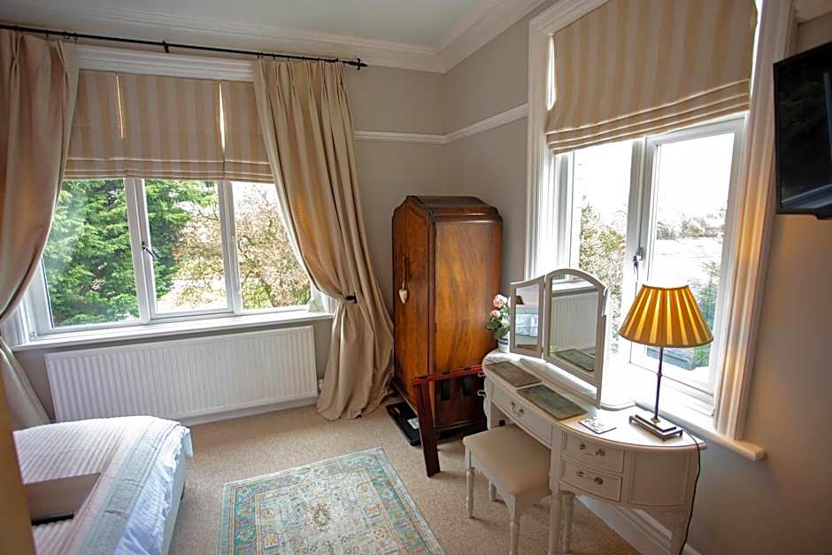 Treherne House & The Malvern Retreat