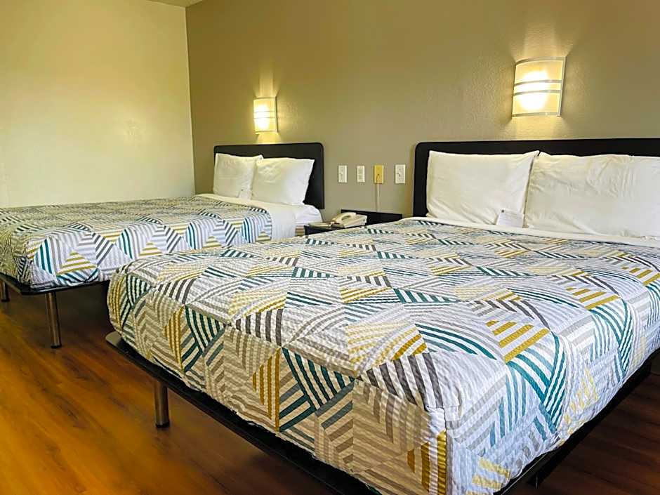 Motel 6-Duncanville, TX - Dallas