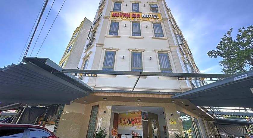 OYO 1193 Huynh Gia Hotel