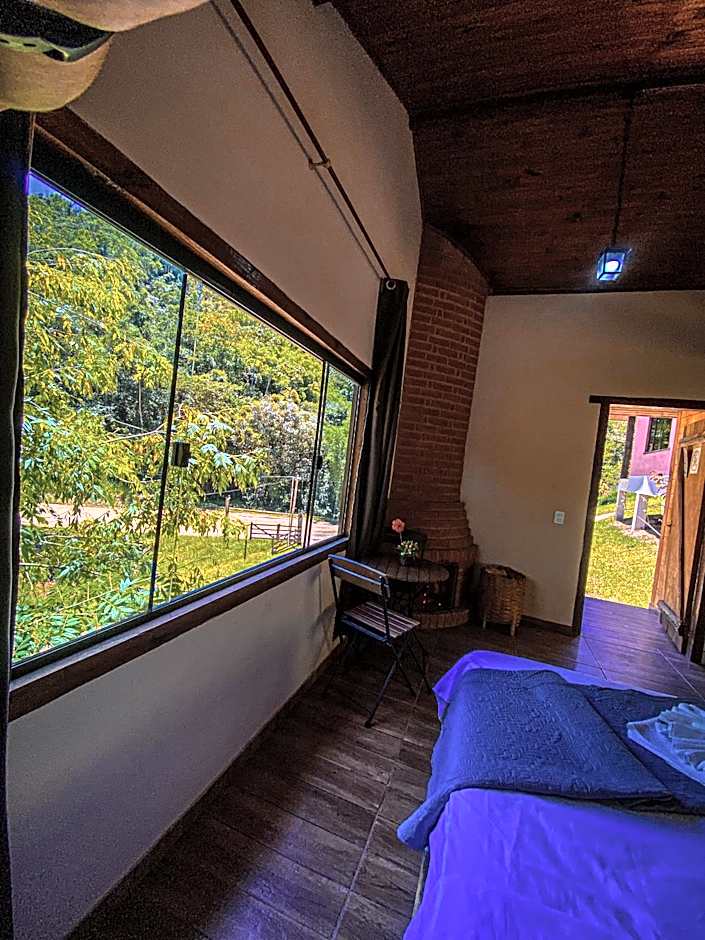 Chalés com Hidromassagem e Lareira em Visconde de Mauá, Prox Pedra Selada, Pousada Leal Chalés