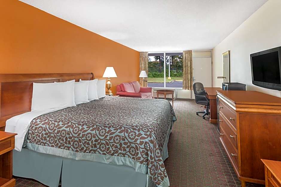 Days Inn by Wyndham Orangeburg South