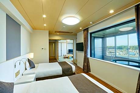 Deluxe Japanese-Western style Room with Natural Hot Spring View Bath