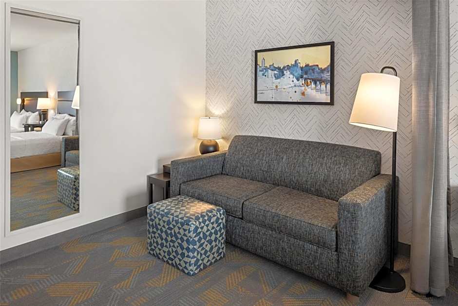 Home2 Suites by Hilton Minneapolis / Roseville, MN