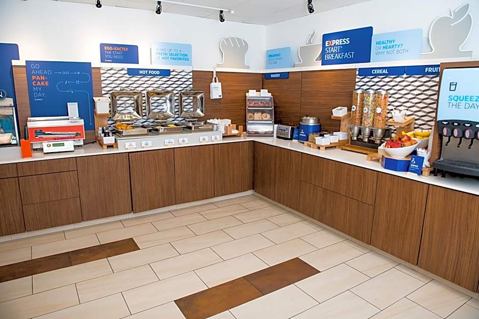 Holiday Inn Express Hotel & Suites Elkhart-South By IHG