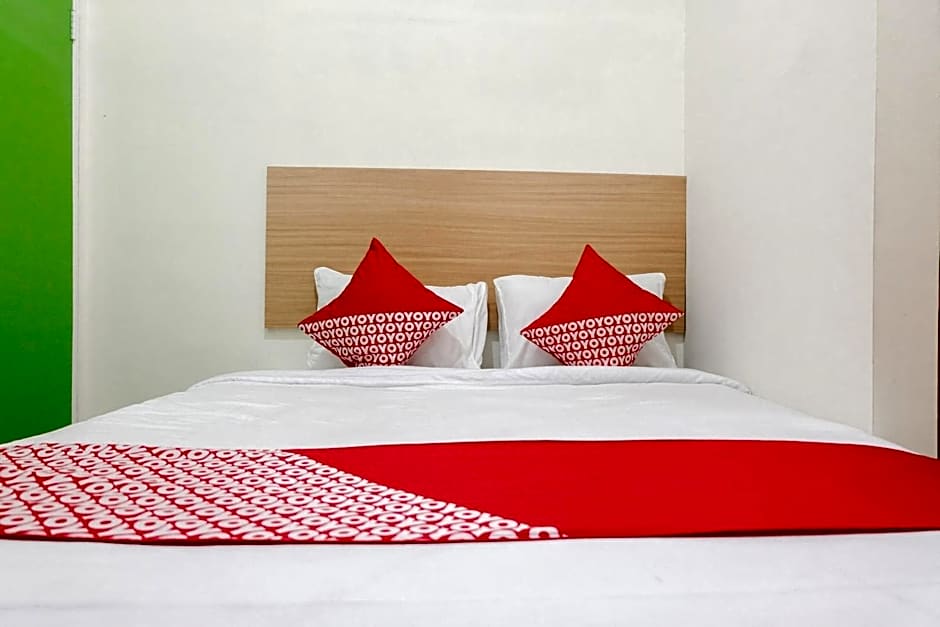 OYO Flagship 1603 Antosa Family Residence Silver Key