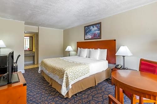 Days Inn & Suites by Wyndham Clermont