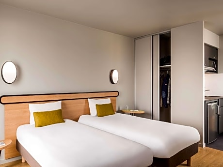Studio for 2 people with twin beds