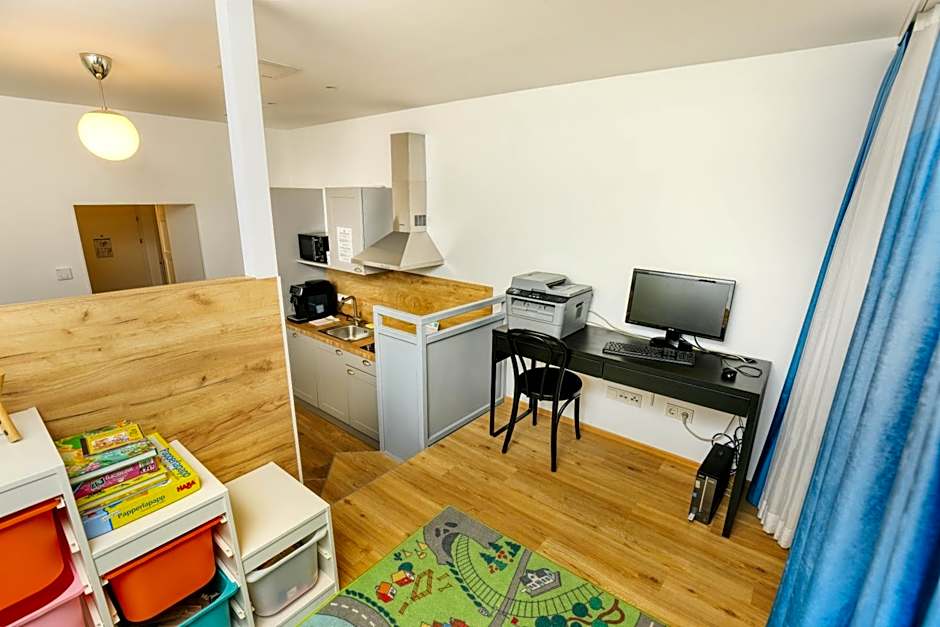 Jimmy's Apartments Emerald