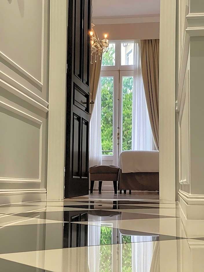 Athens Mansion Luxury Suites